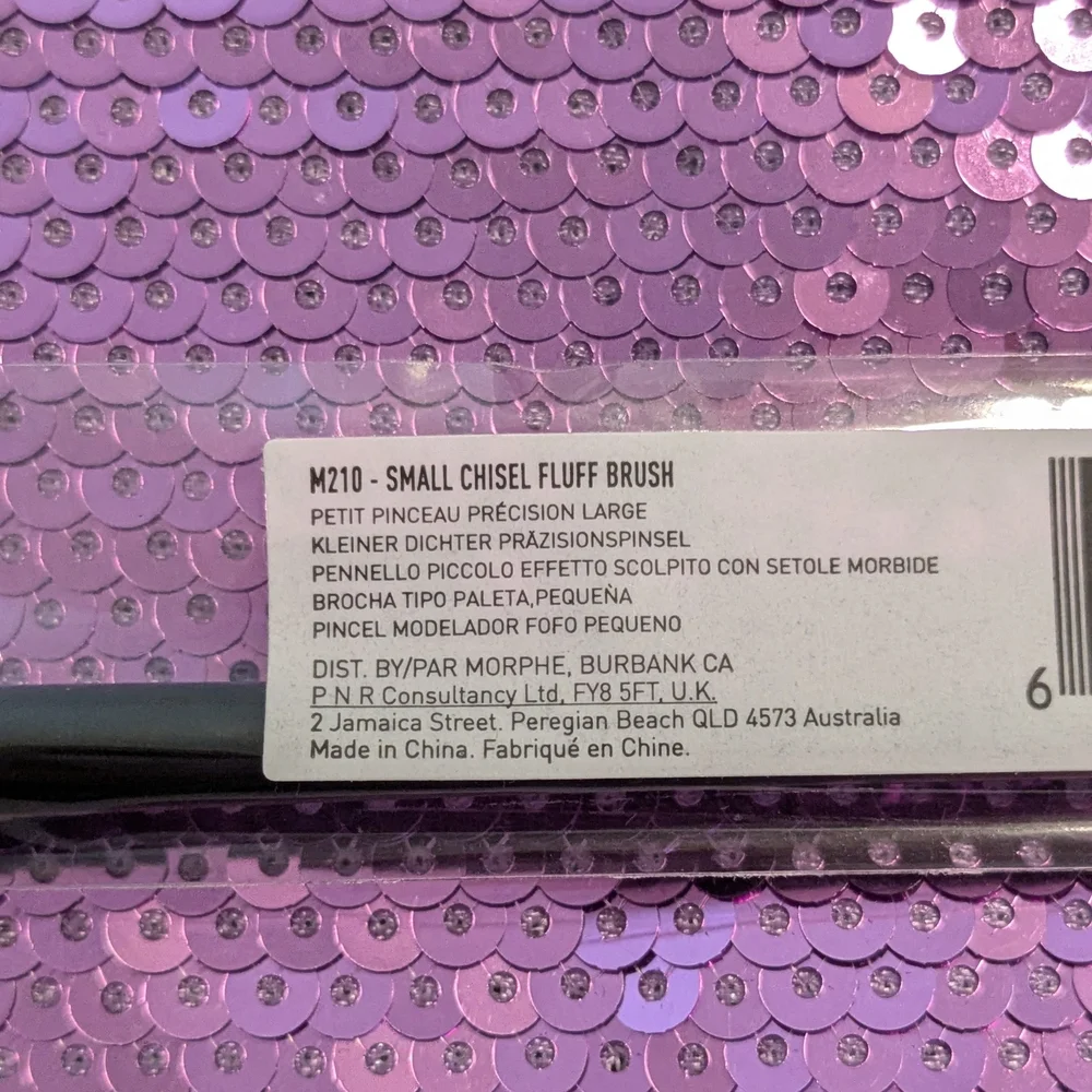 Chisel Fluff Brush Morphe M210 Small Chisel Fluff Brush - New In Package